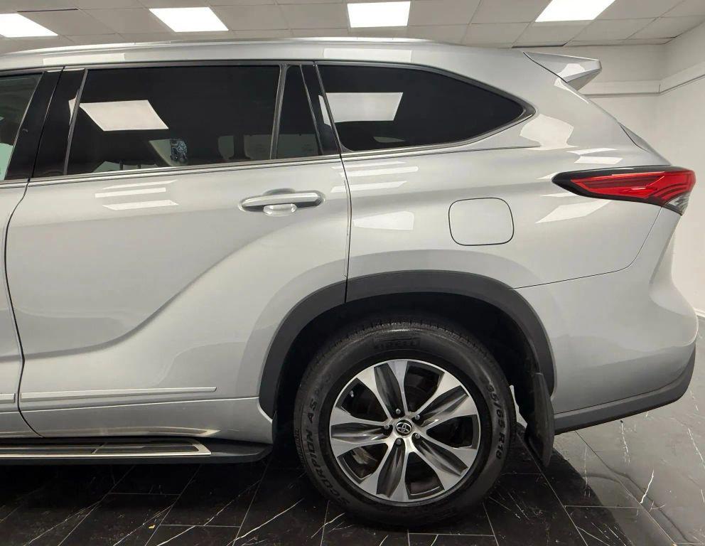 used 2021 Toyota Highlander car, priced at $21,995