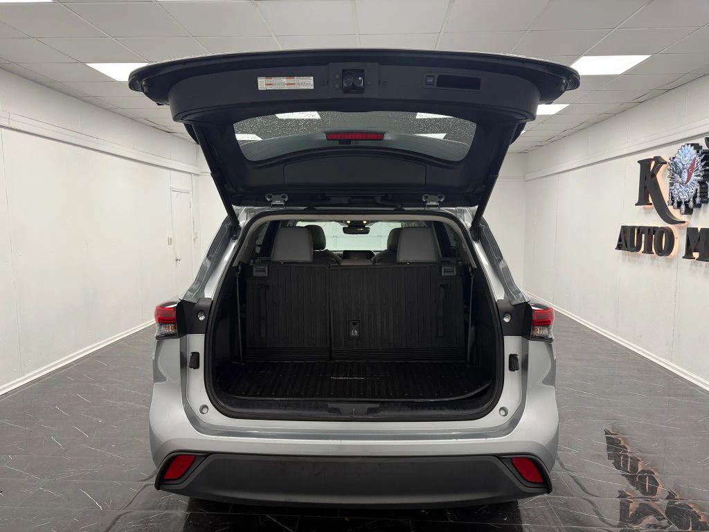 used 2021 Toyota Highlander car, priced at $21,995