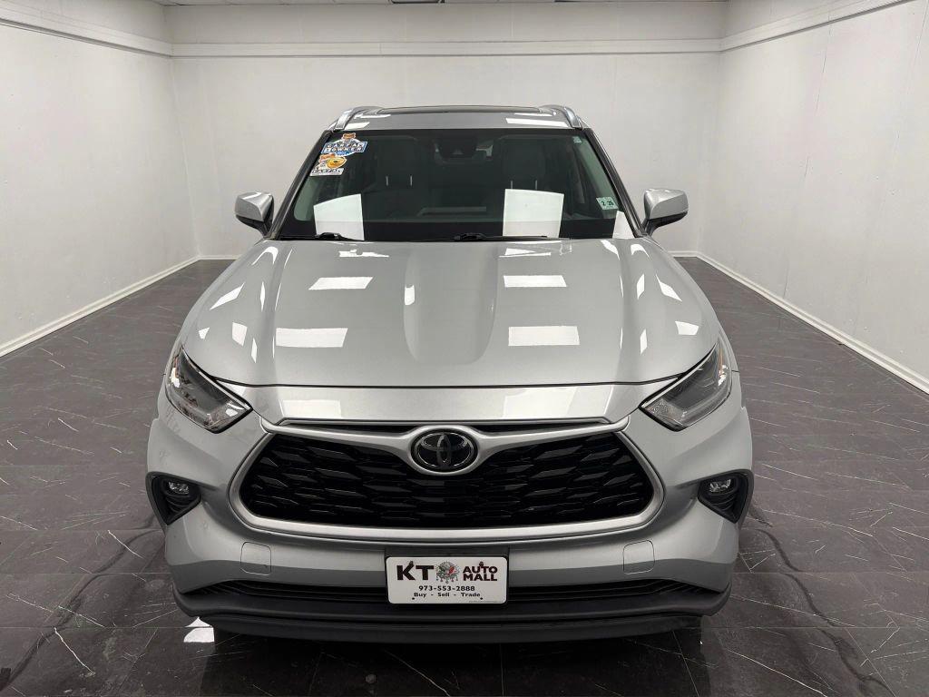 used 2021 Toyota Highlander car, priced at $21,995