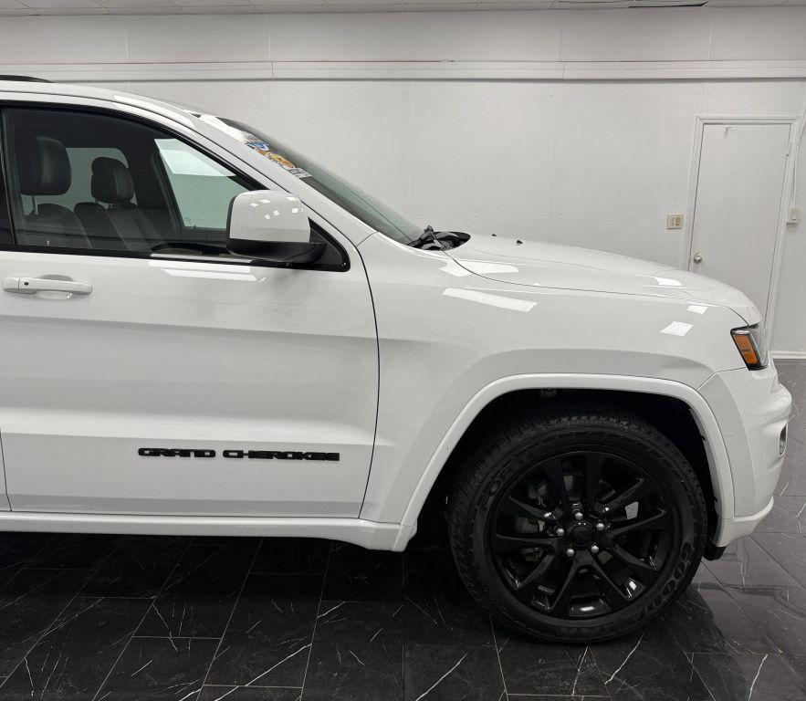 used 2017 Jeep Grand Cherokee car, priced at $12,495