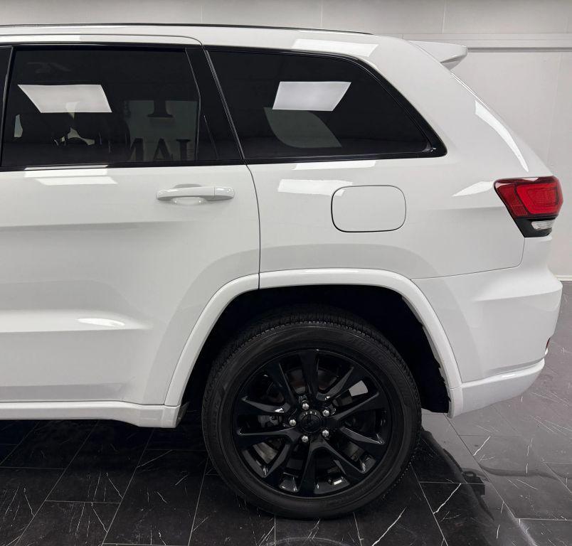 used 2017 Jeep Grand Cherokee car, priced at $12,495