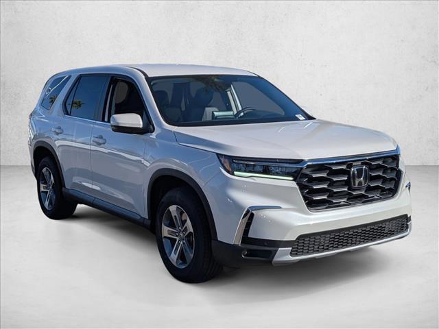 new 2025 Honda Pilot car, priced at $45,670