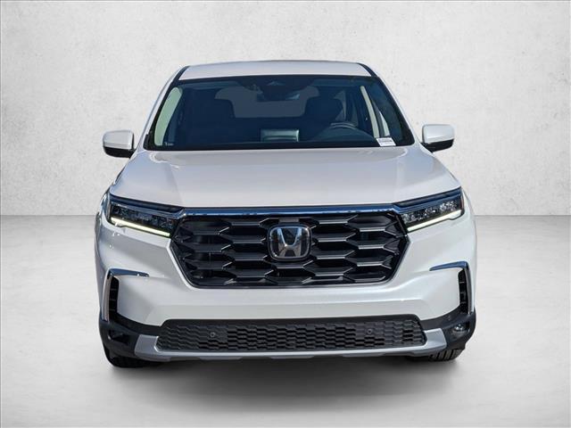 new 2025 Honda Pilot car, priced at $45,670