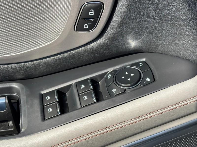 used 2025 Ford Expedition car, priced at $56,995