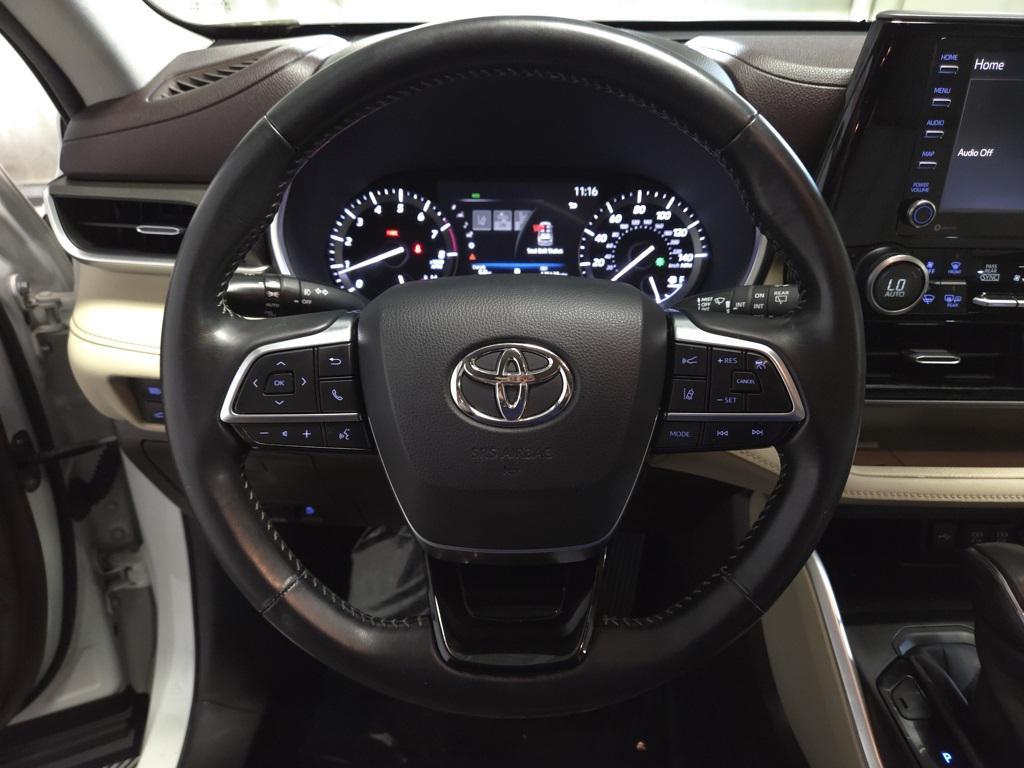 2020 Blizzard Pearl Toyota Highlander