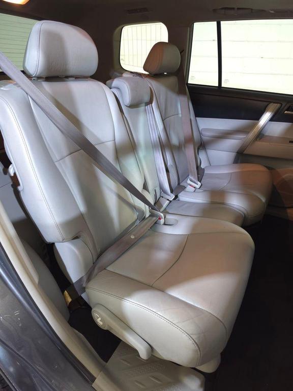 used 2011 Toyota Highlander car
