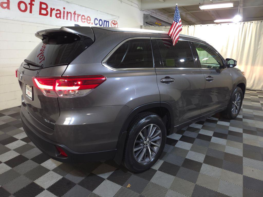 used 2017 Toyota Highlander car, priced at $21,400