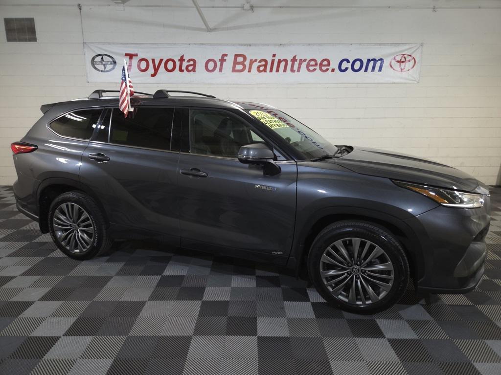 used 2021 Toyota Highlander Hybrid car, priced at $34,995