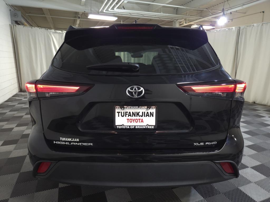 used 2025 Toyota Highlander car, priced at $43,595