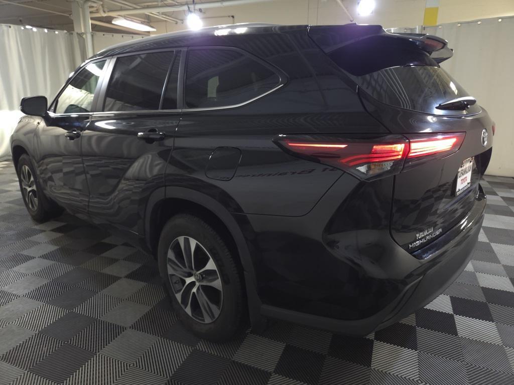 used 2025 Toyota Highlander car, priced at $43,595