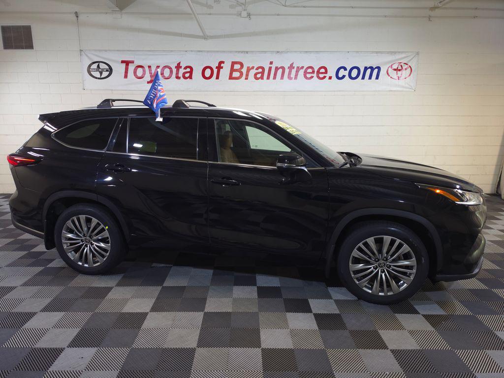 used 2024 Toyota Highlander car, priced at $49,654