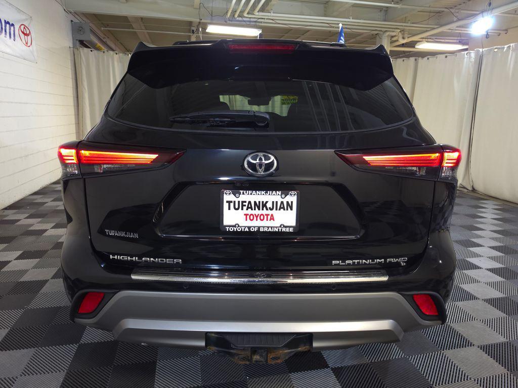 used 2024 Toyota Highlander car, priced at $49,654