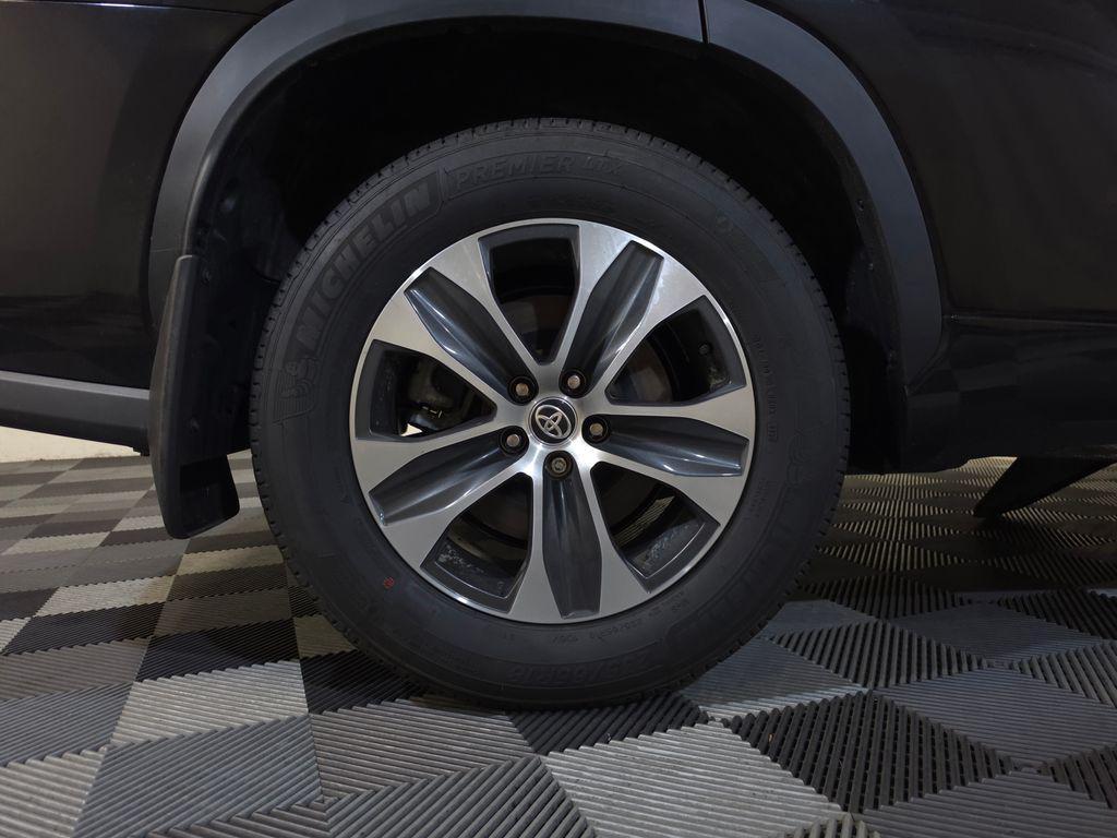 used 2025 Toyota Highlander car, priced at $47,454