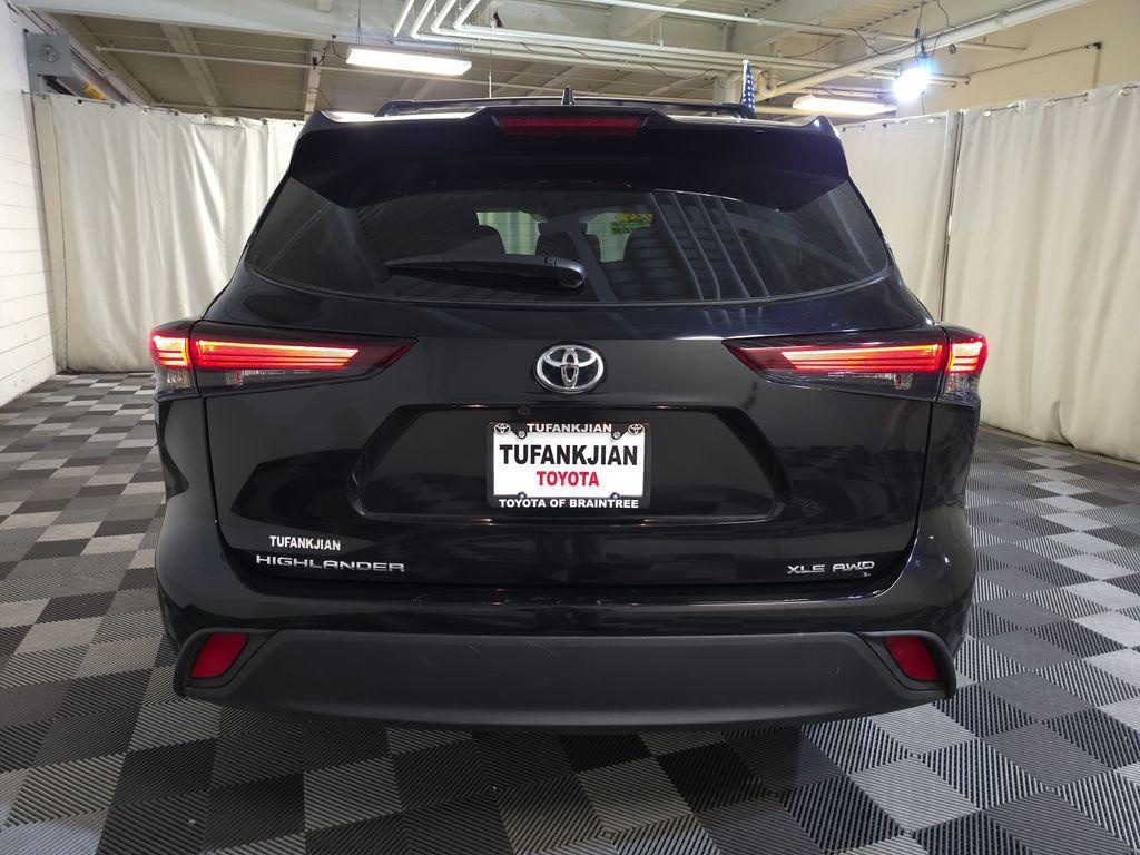 used 2025 Toyota Highlander car, priced at $47,454