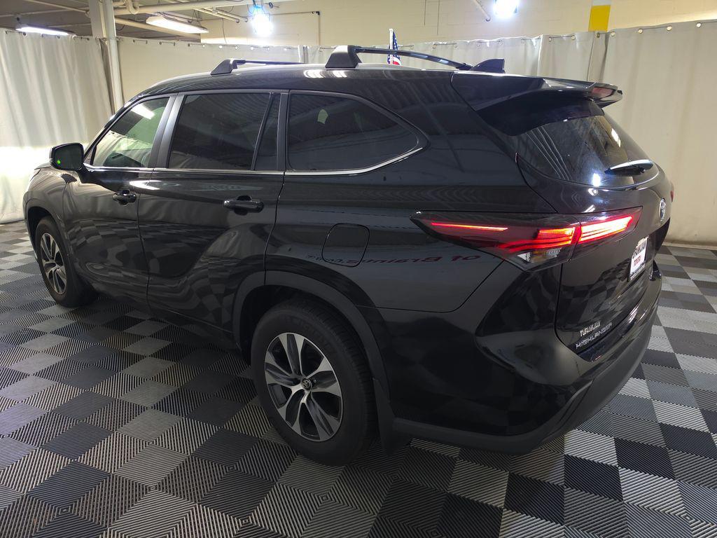 used 2025 Toyota Highlander car, priced at $47,454