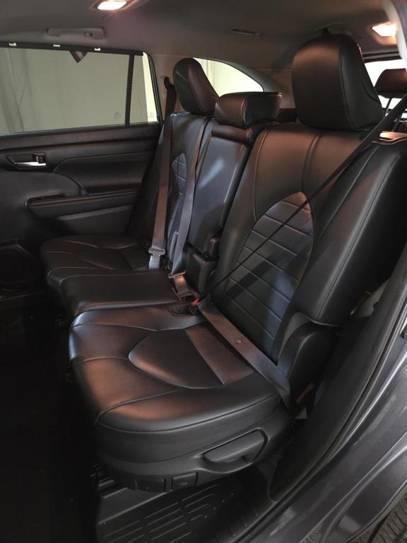 used 2020 Toyota Highlander car, priced at $31,975