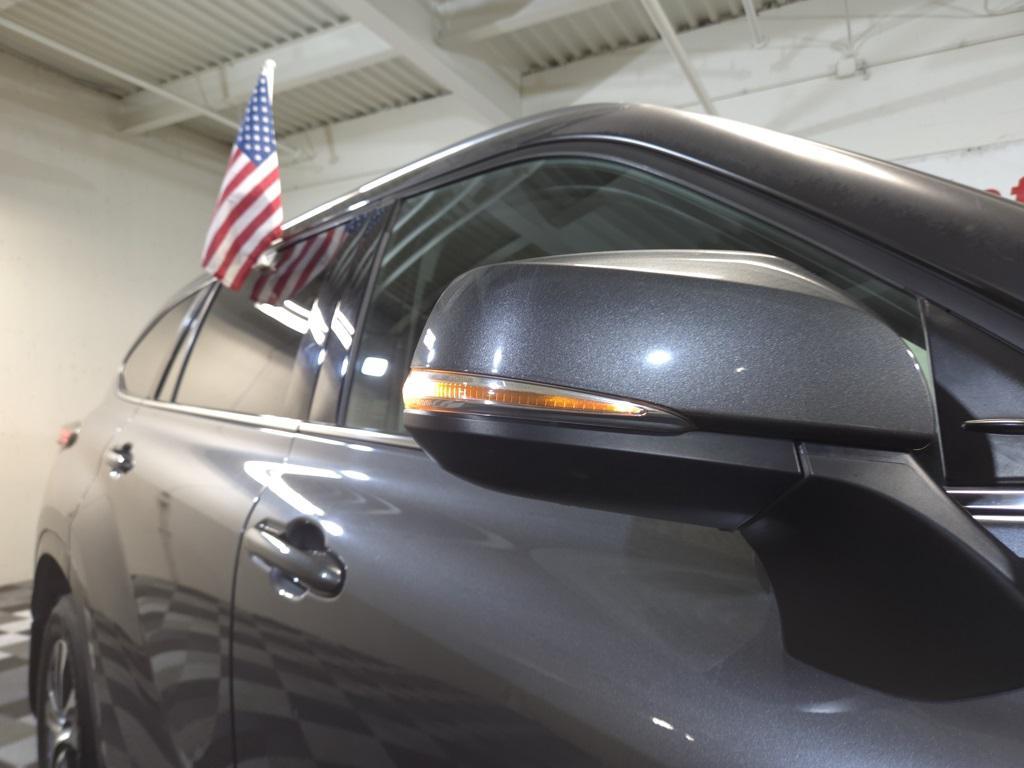 used 2020 Toyota Highlander car, priced at $31,975