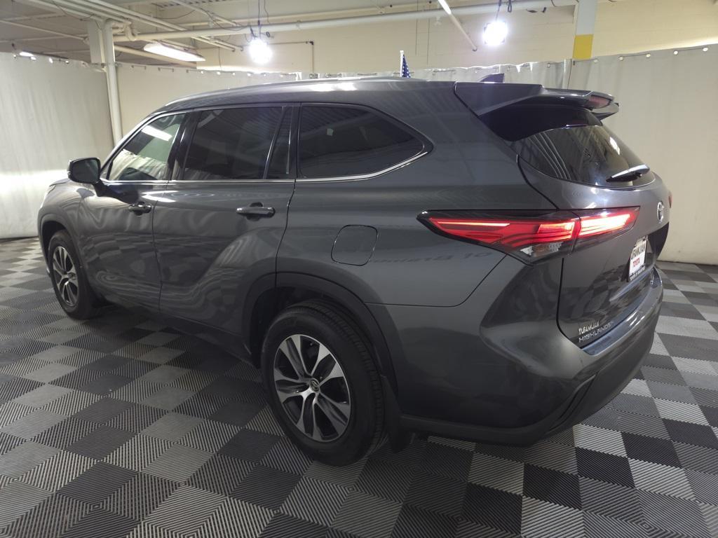 used 2020 Toyota Highlander car, priced at $31,975
