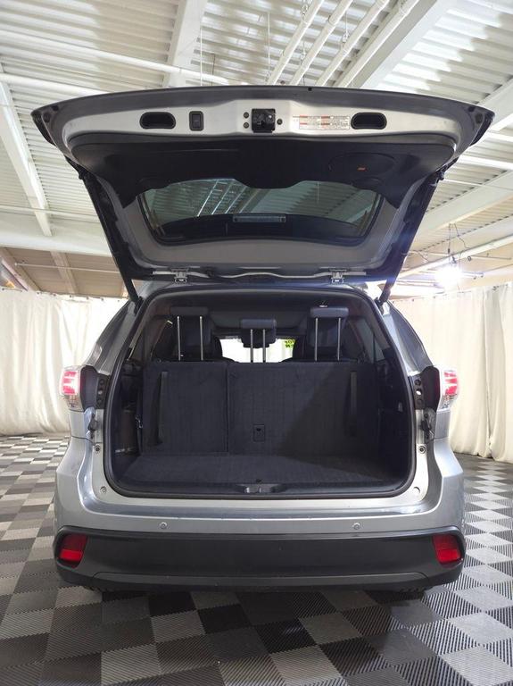used 2015 Toyota Highlander car, priced at $16,500