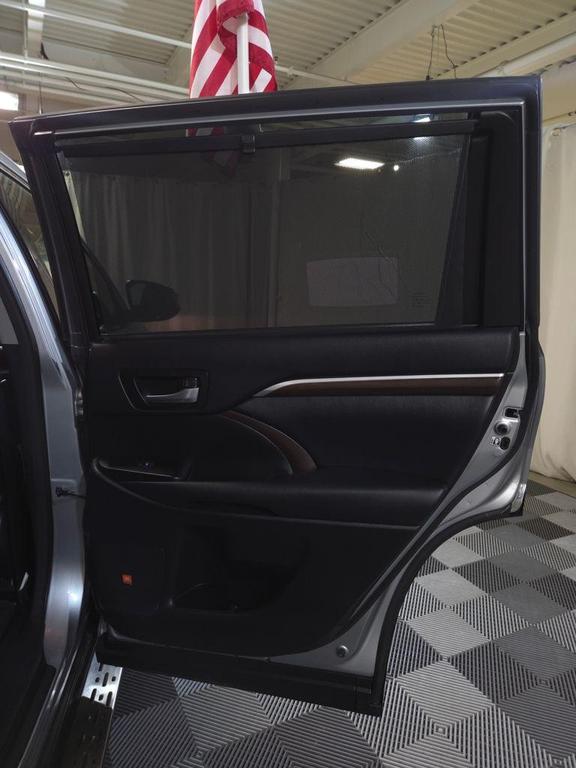 used 2015 Toyota Highlander car, priced at $16,500