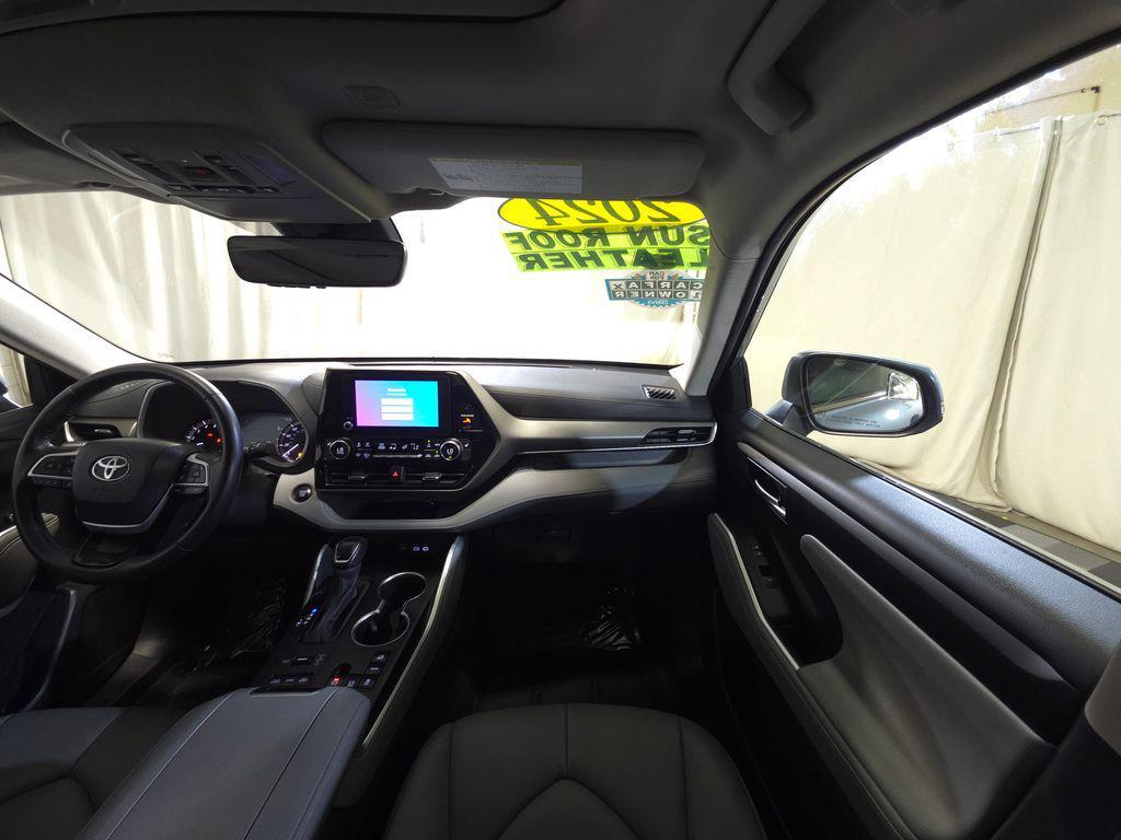 used 2024 Toyota Highlander car, priced at $41,895