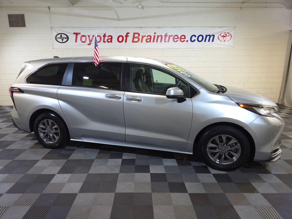 used 2023 Toyota Sienna car, priced at $39,364