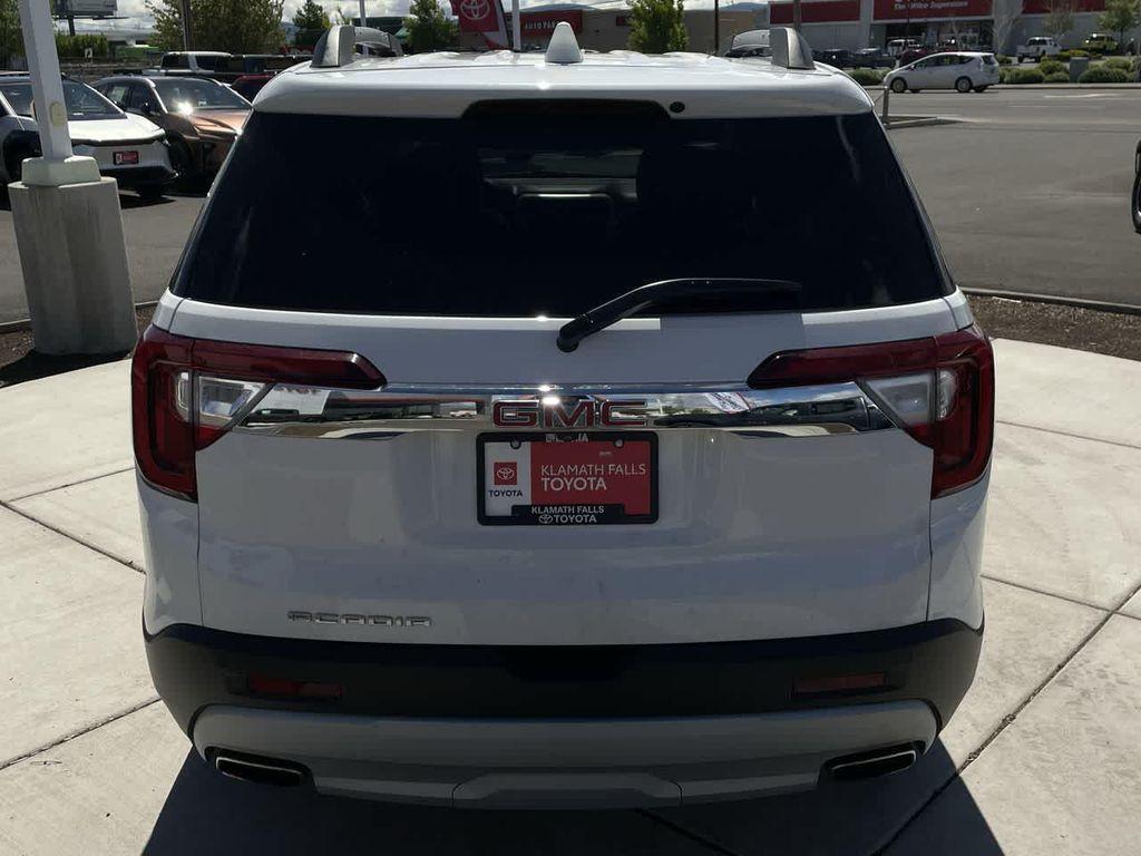 2023 Summit White GMC Acadia