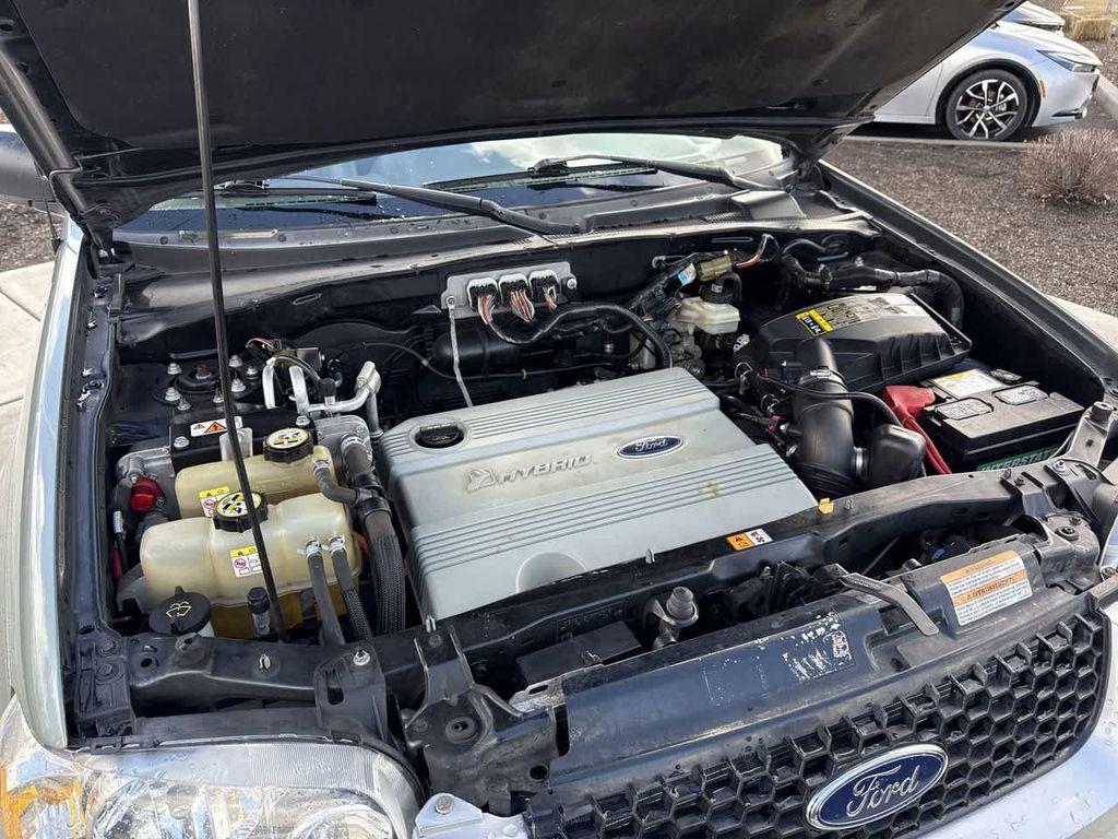 used 2006 Ford Escape Hybrid car, priced at $5,487