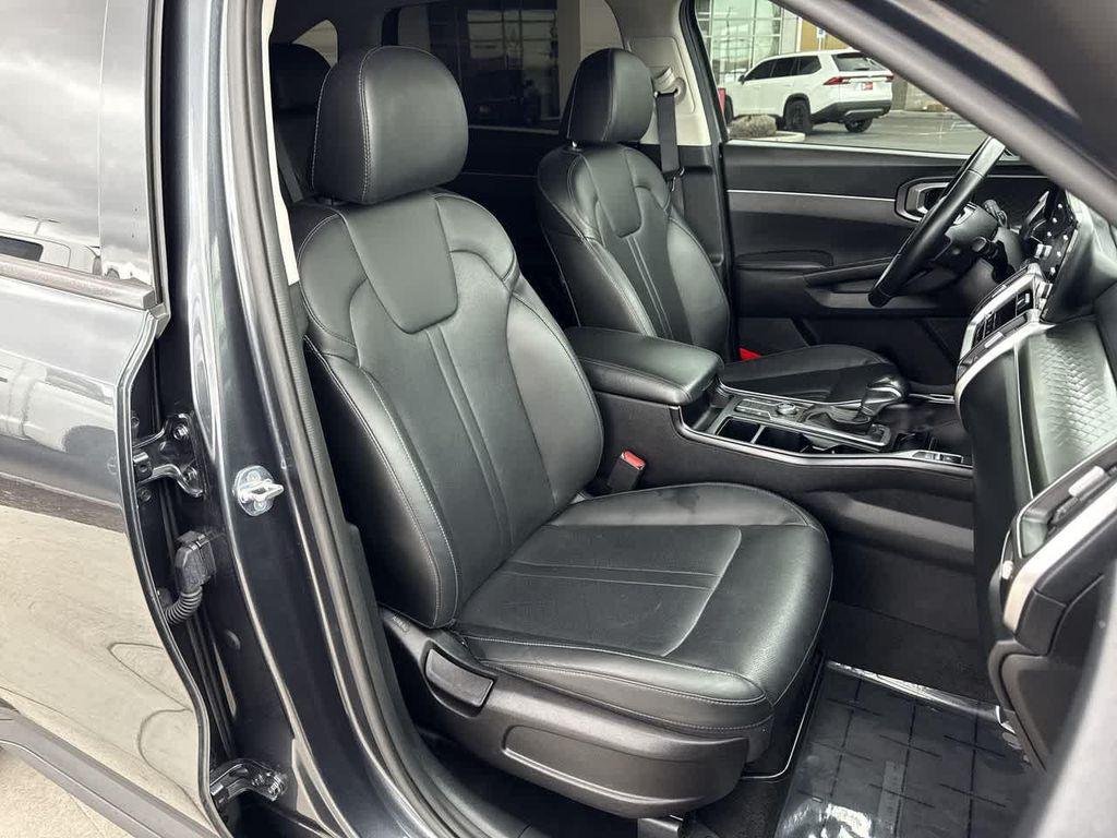 used 2021 Kia Sorento car, priced at $25,411