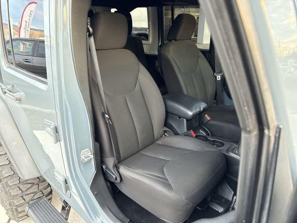 used 2015 Jeep Wrangler Unlimited car, priced at $20,047