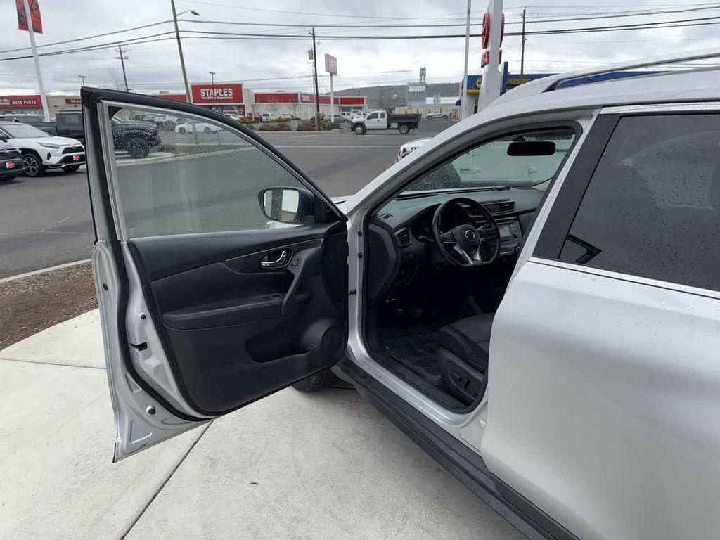used 2017 Nissan Rogue car, priced at $9,102