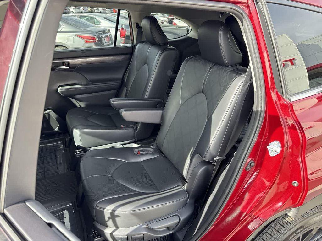 used 2022 Toyota Highlander Hybrid car, priced at $45,551