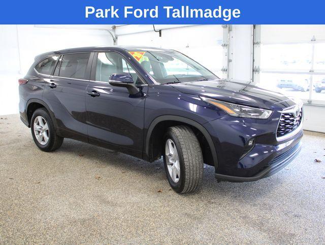 used 2025 Toyota Highlander car, priced at $34,988