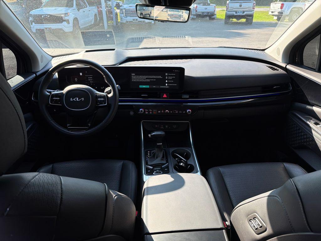 used 2025 Kia Carnival car, priced at $42,223