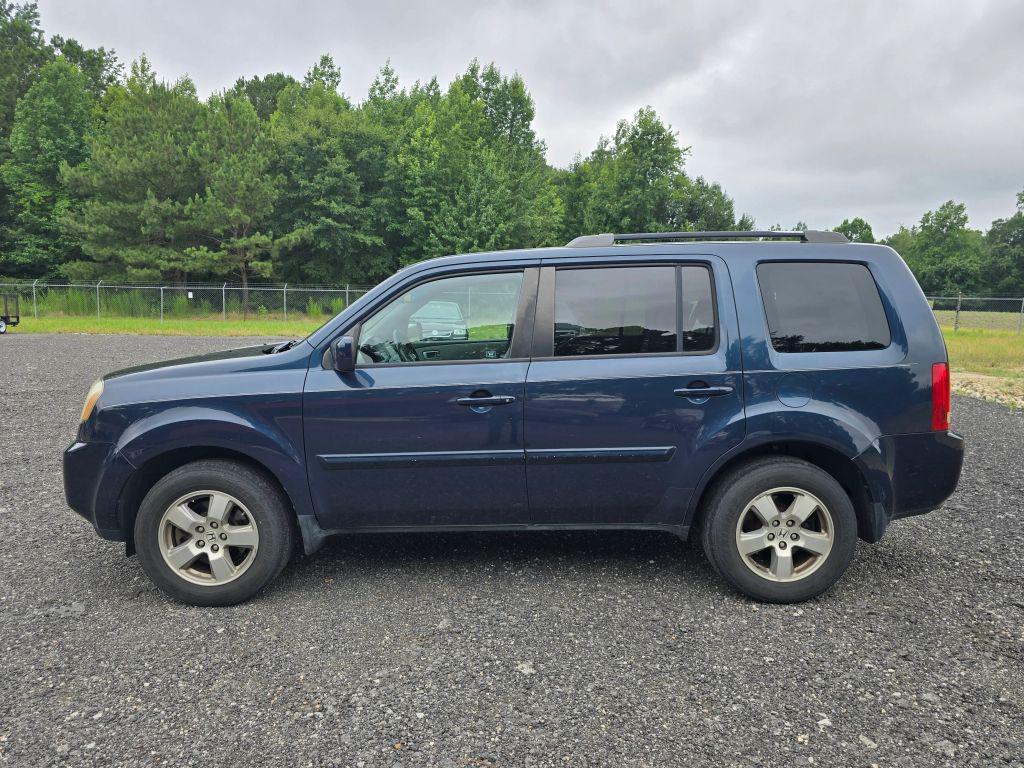 used 2011 Honda Pilot car, priced at $5,995