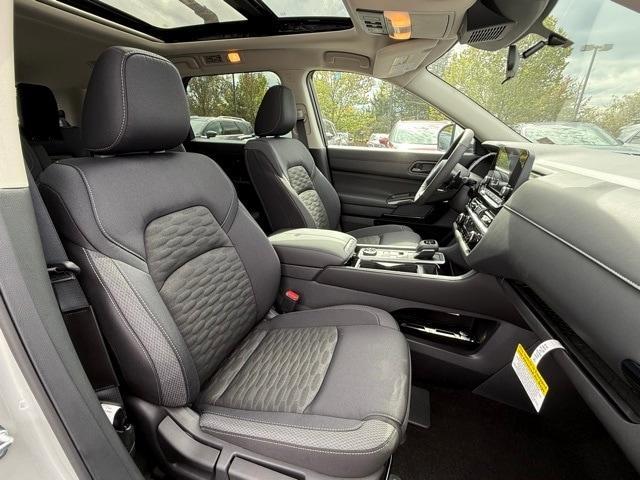 new 2025 Nissan Pathfinder car, priced at $37,979