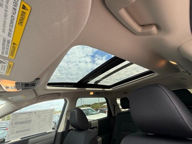 new 2025 Nissan Pathfinder car, priced at $37,979