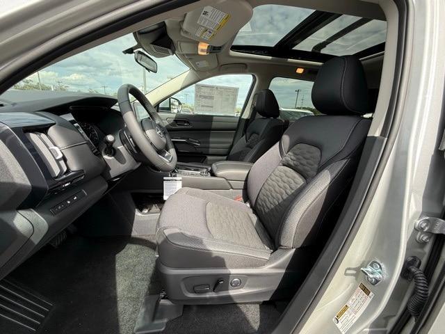 new 2025 Nissan Pathfinder car, priced at $37,979