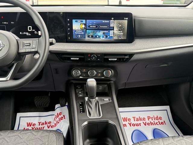 new 2025 Nissan Kicks car, priced at $24,897