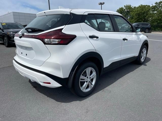 new 2025 Nissan Kicks Play car, priced at $22,757