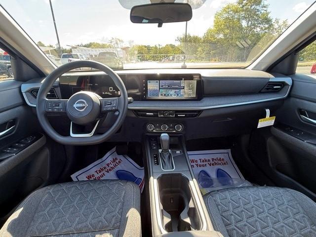 new 2025 Nissan Kicks car, priced at $24,897