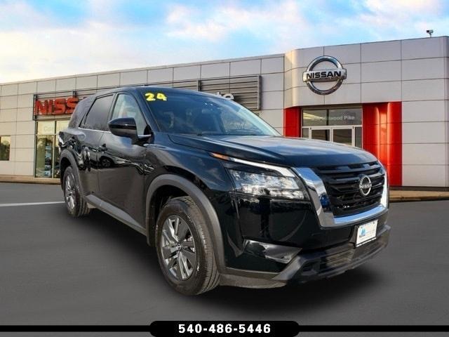 used 2024 Nissan Pathfinder car, priced at $29,900
