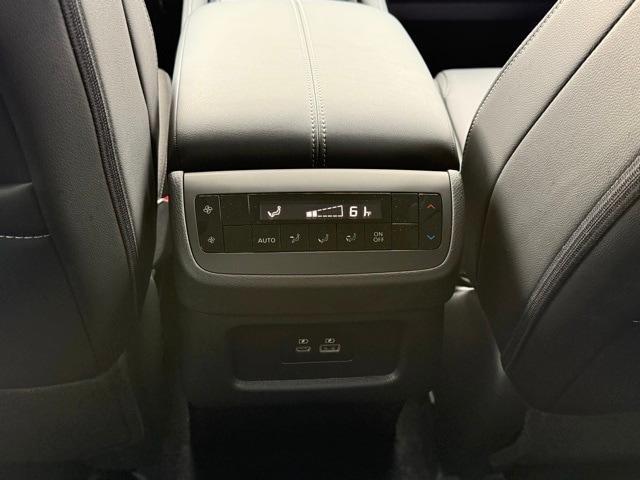 new 2025 Nissan Pathfinder car, priced at $39,569