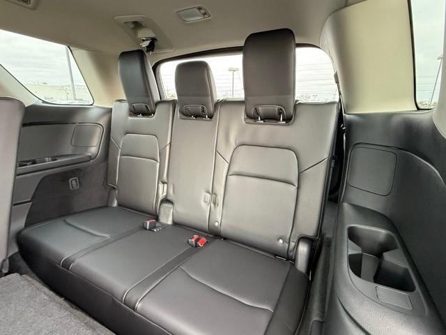 new 2025 Nissan Pathfinder car, priced at $39,569