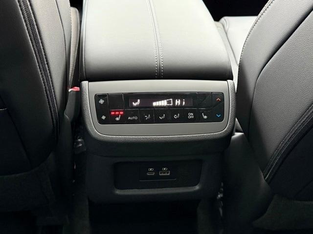 new 2025 Nissan Pathfinder car, priced at $42,924