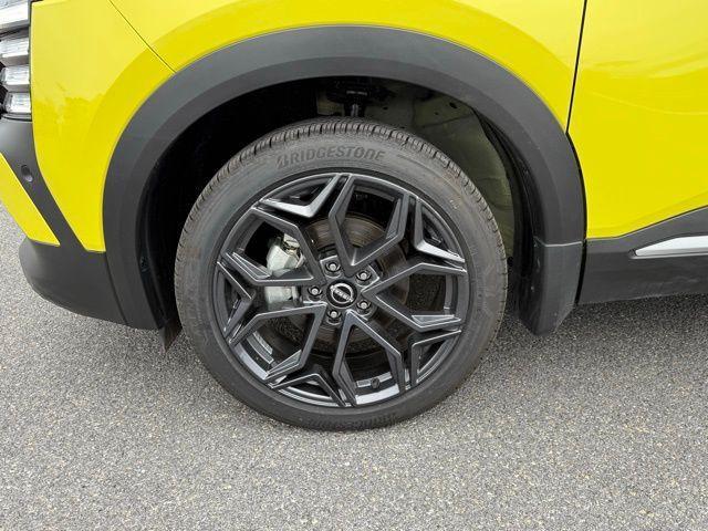 new 2025 Nissan Kicks car, priced at $27,462