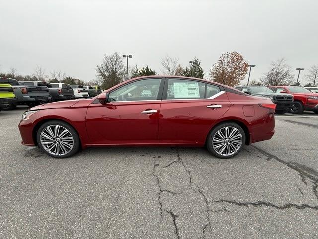 new 2025 Nissan Altima car, priced at $33,034