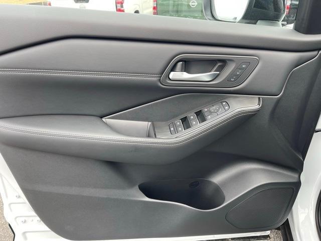 new 2025 Nissan Rogue car, priced at $33,099