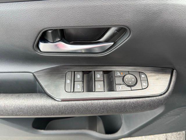 new 2025 Nissan Kicks car, priced at $24,021