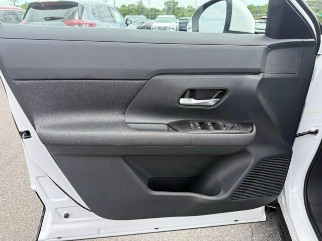 new 2025 Nissan Kicks car, priced at $24,897